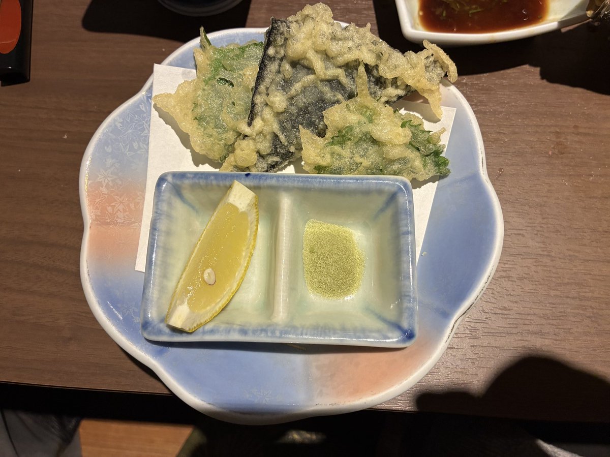 4403mirai's tweet photo. 豪華なお刺身の盛り合わせも、サクサクの天ぷらも全部美味しすぎた…🤤✨
締めは香ばしいフグのヒレ酒でほっこり温まる夜🍶🐡
#恵比寿 #生ビール #ディナー #yebisu #draftbeer #kanpai #japan https://t.co/celf0LqeFn