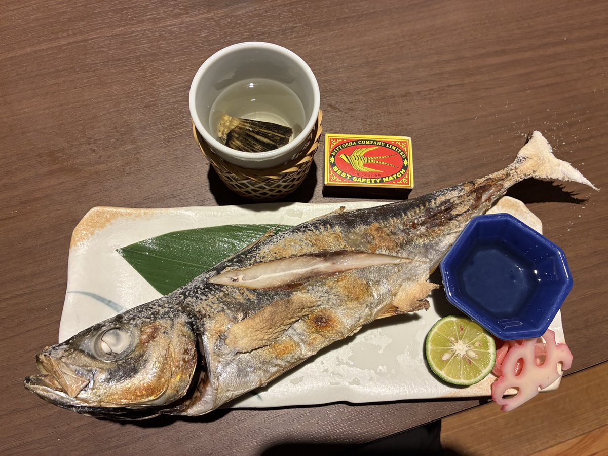 4403mirai's tweet photo. 豪華なお刺身の盛り合わせも、サクサクの天ぷらも全部美味しすぎた…🤤✨
締めは香ばしいフグのヒレ酒でほっこり温まる夜🍶🐡
#恵比寿 #生ビール #ディナー #yebisu #draftbeer #kanpai #japan https://t.co/celf0LqeFn