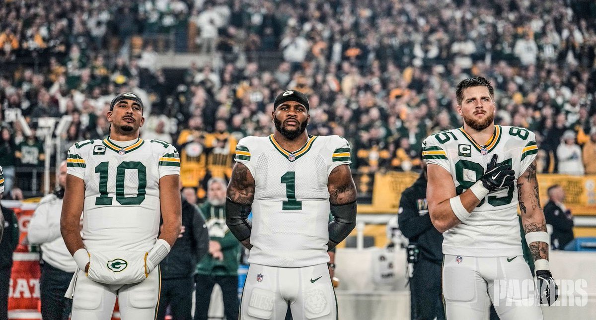 JustinnCase24's tweet photo. These 3 are going to bring a title back to Titletown https://t.co/A4eCrlpzny