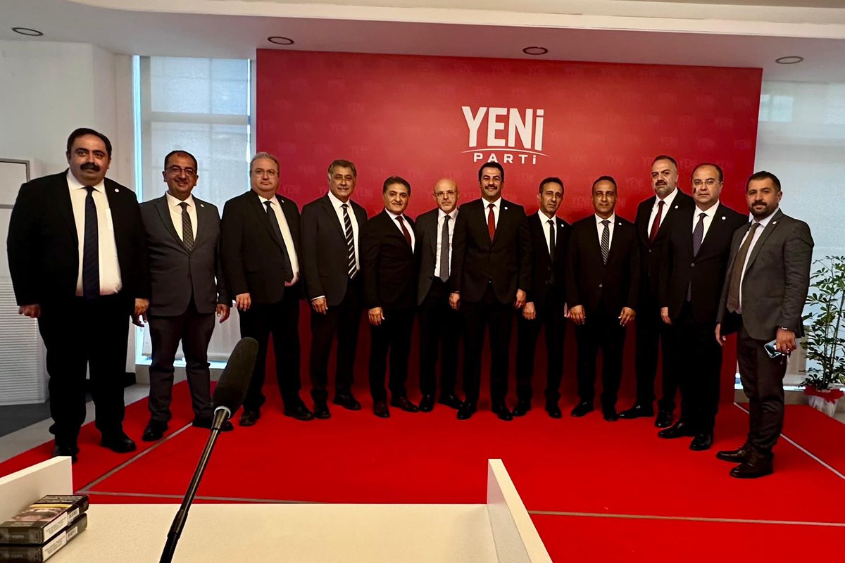 Adnanyasarr's tweet photo. YENİ Parti’mizin Yeni Genel Merkezi’nde, Genel Başkanımız Sayın  Özgür Özel’in liderliğinde ilk İl Başkanları Toplantımızı gerçekleştirdik.

Genel Başkanımızın Batmanlı hemşehrilerimize selamı var.

Halkımızın güçlü iradesiyle Türkiye’nin yarınlarını birlikte inşa etmek için kararlılıkla yürüyoruz.