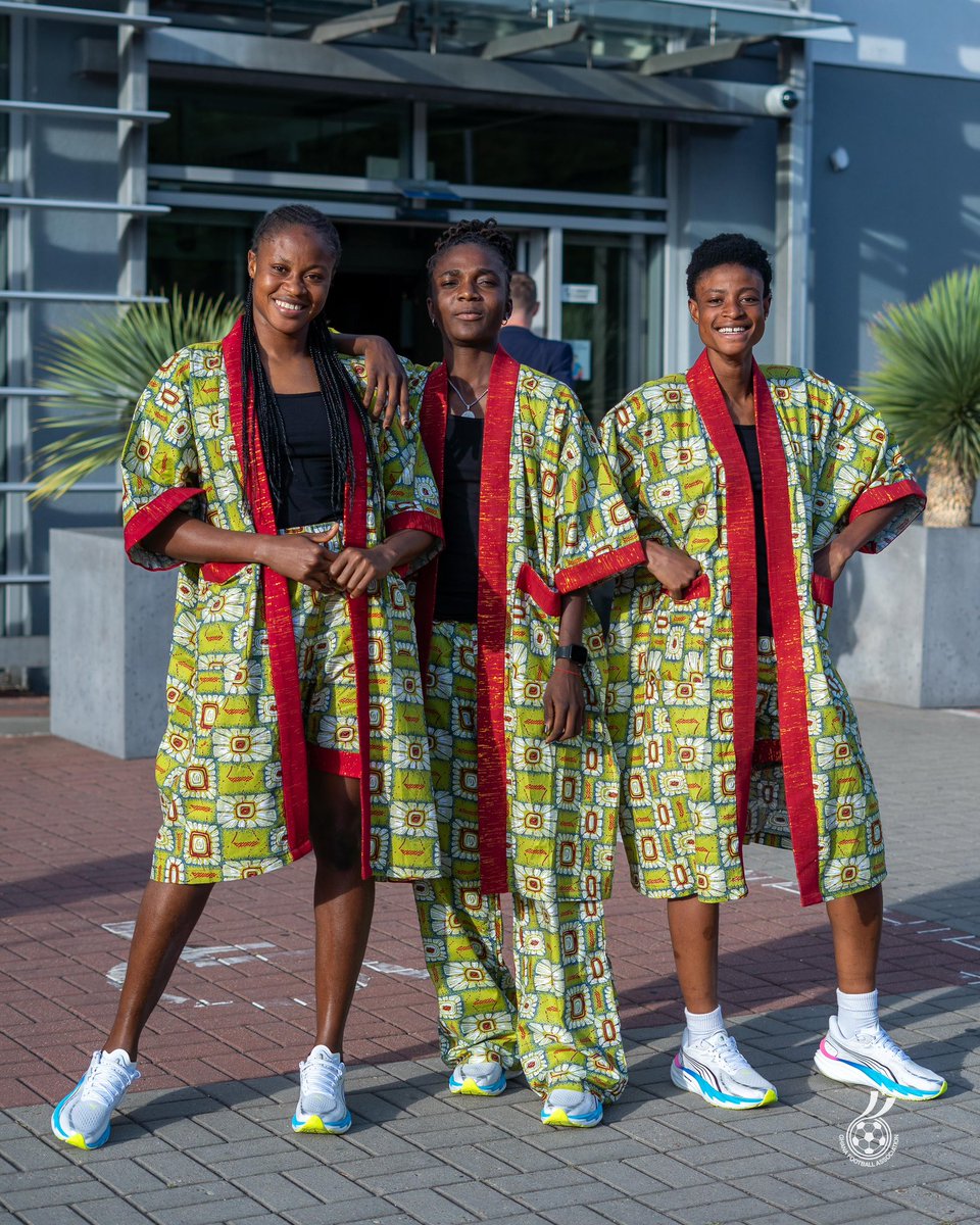 GhanaWNT's tweet photo. Hello Ghana! Your Princesses arrived at their FIFA base in true princess style. Rocking our beautiful Ghana print. You can’t beat us😎💁🏽‍♀️❤️

#StrongerTogether💪🏽 
#ShineBlackPrincesses✨
#BringBackTheLove 🥰 https://t.co/QqPcSyIUGk