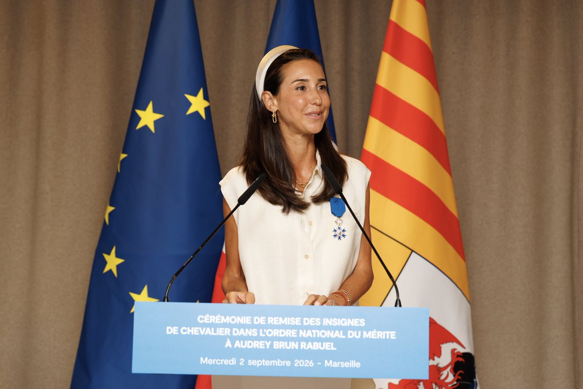 RenaudMuselier's tweet photo. Une grande joie de remettre à @audreyrabuel, l'Ordre National du Mérite !

Au sein de mon cabinet pendant + de six ans, désormais à la direction de @risingSUD auprès de Bernard @KLEYNHOFF, Audrey sert notre territoire et nos entreprises avec rigueur.

Félicitations 👏 https://t.co/EsPh9ulC7C