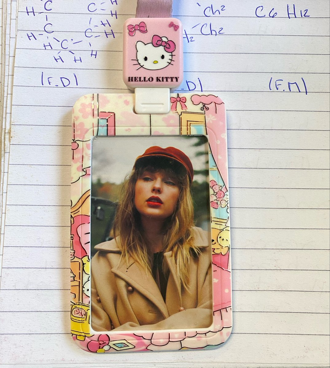 clawdeeny_'s tweet photo. taylor no escuches https://t.co/8TC9hWpW31