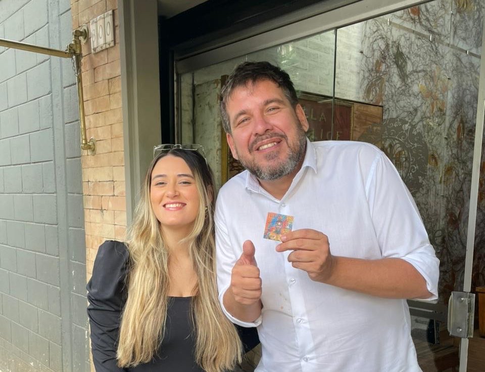 _brunohoffmann's tweet photo. Hj almocei com @adriellegaseta (de quem ganhei um ímã do Pelé), fiz um acordo com @Leo_rochax e conheci o novo pai do @Leozittus 

Sempre uma honra https://t.co/4nhMYWMwZ1