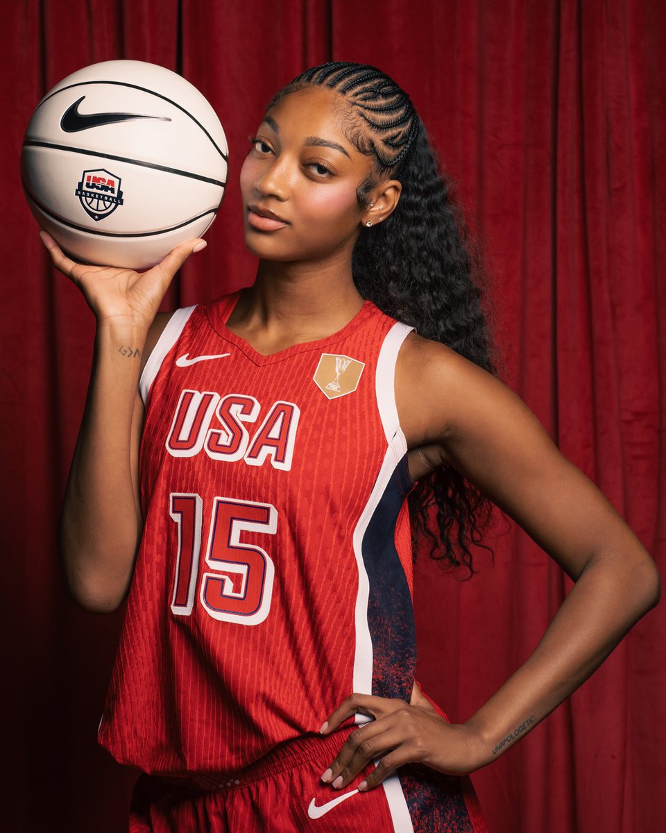 usabasketball's tweet photo. 🎀💅

🇺🇸 #USABWNT x @Reese10Angel https://t.co/NHCB31qX5F