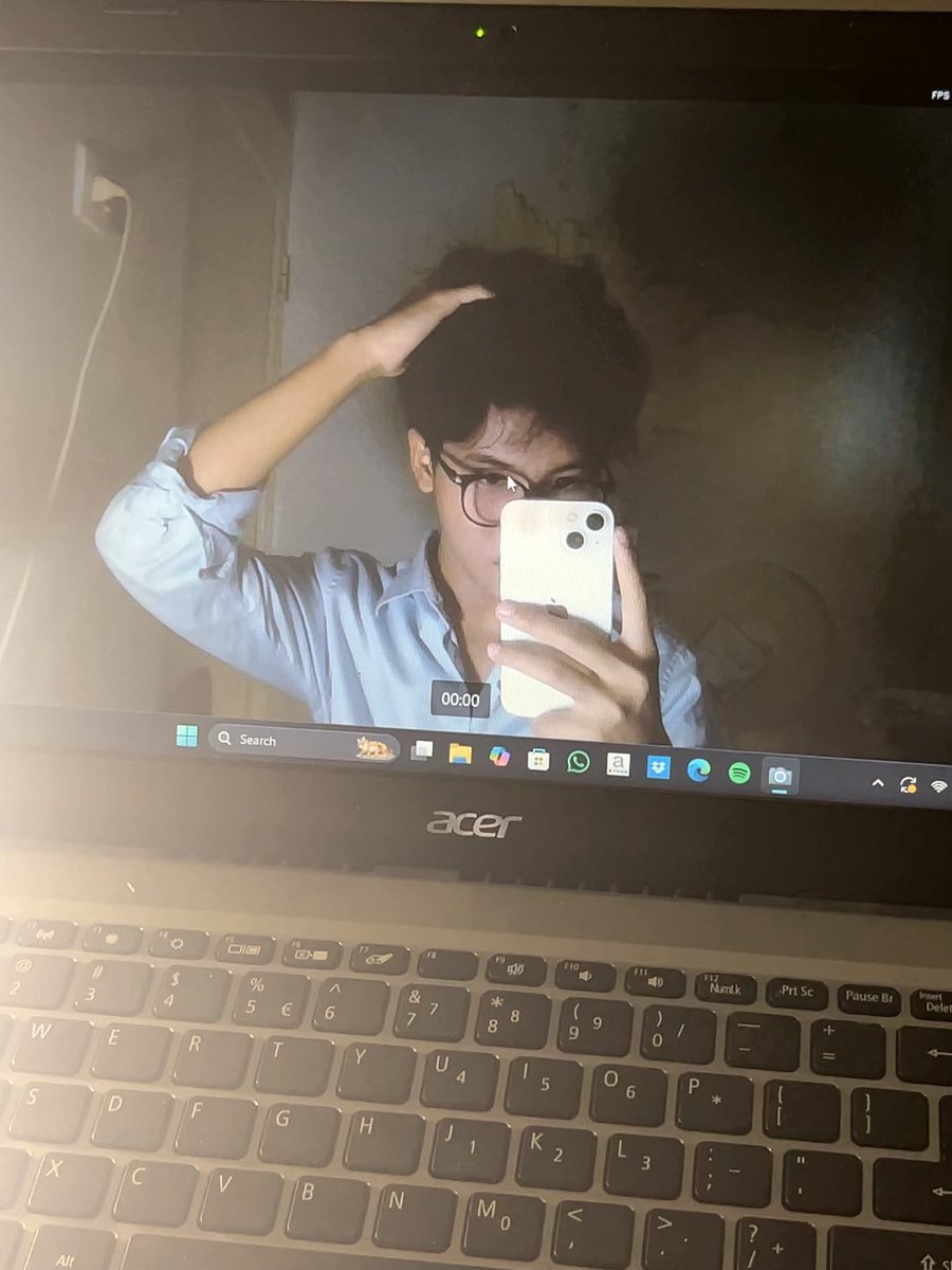 kaydfd's tweet photo. [QUEER FRIENDSHIP APPLICATION]
name : kaafdi
age : 18
occupation : conteh creyeahtor (pengalihan issue padahal pengangguran)
zodiac : leo
height : 16something, lupa
hobby : gamming, reading, judging https://t.co/KIt310nufA