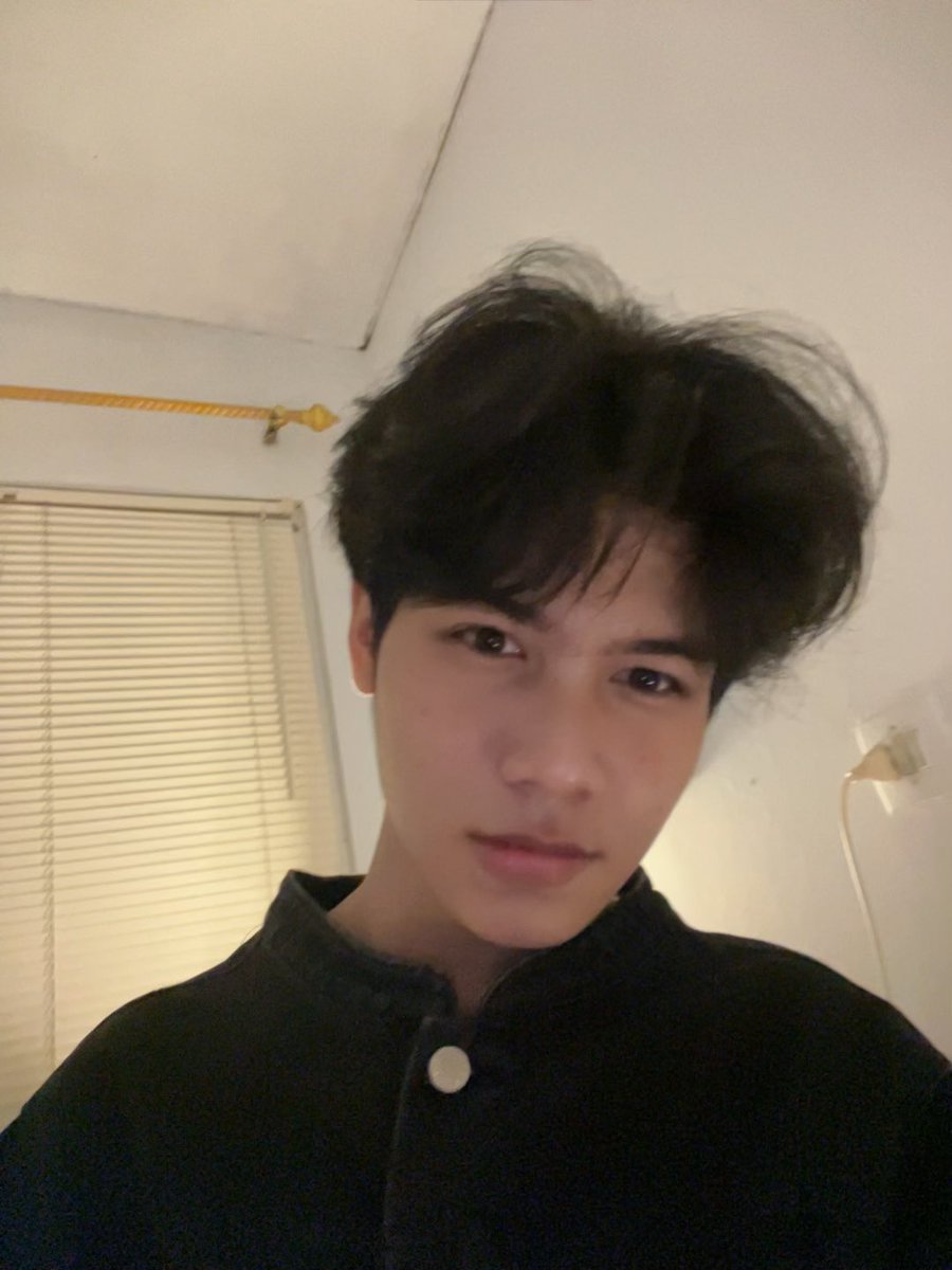 kaydfd's tweet photo. [QUEER FRIENDSHIP APPLICATION]
name : kaafdi
age : 18
occupation : conteh creyeahtor (pengalihan issue padahal pengangguran)
zodiac : leo
height : 16something, lupa
hobby : gamming, reading, judging https://t.co/KIt310nufA
