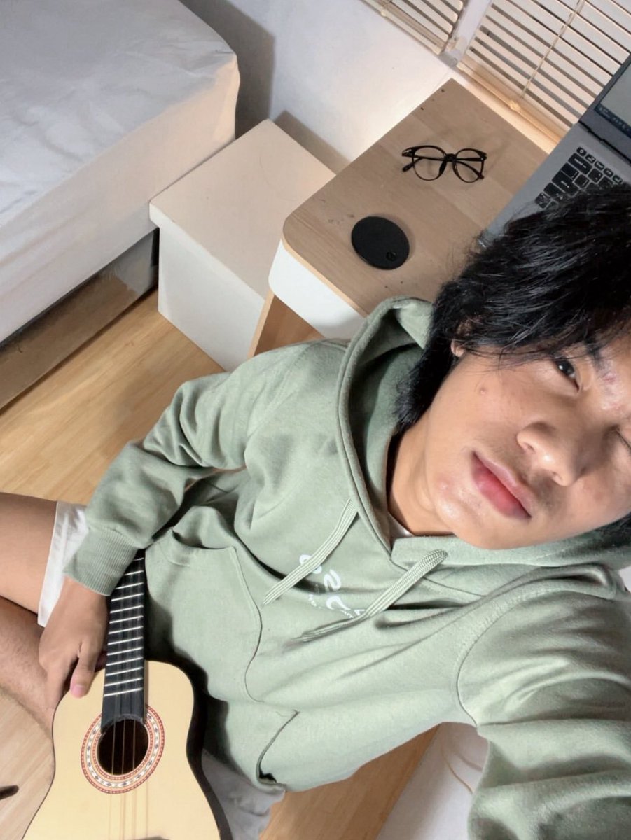 kaydfd's tweet photo. [QUEER FRIENDSHIP APPLICATION]
name : kaafdi
age : 18
occupation : conteh creyeahtor (pengalihan issue padahal pengangguran)
zodiac : leo
height : 16something, lupa
hobby : gamming, reading, judging https://t.co/KIt310nufA