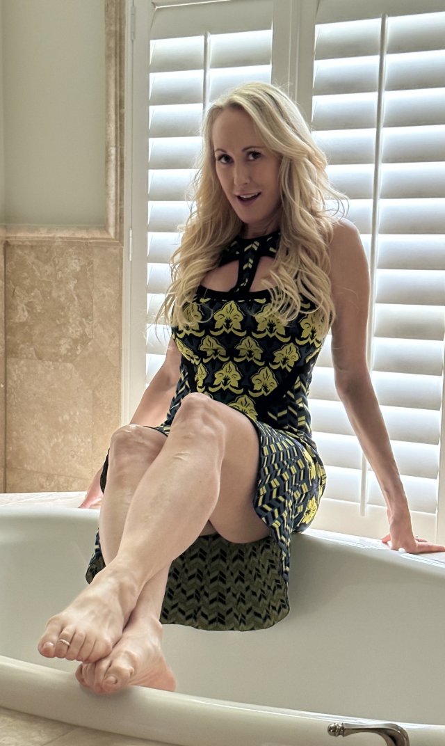 oopsbrandi's tweet photo. if i asked you to kiss me on the lips, what would u do? https://t.co/FPMqNSXggU
