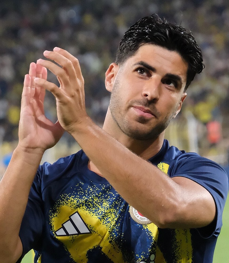 SaracogluSports's tweet photo. Marco Asensio'nun sevgilisi, sakatlığını tamamen atlatan Asensio'nun yastığına nazar boncuğu taktı https://t.co/A6cnbx83lN