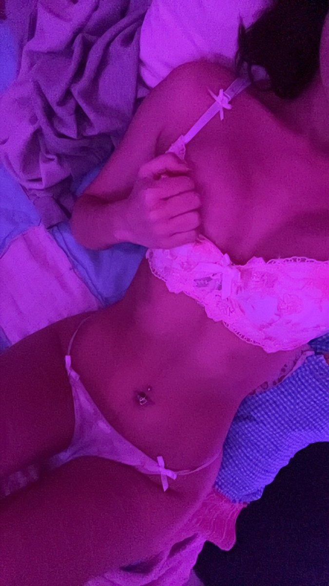 saddmeows's tweet photo. i luv bows 🎀 #egirl #ekitten #nsfwtwt https://t.co/R94cyI9hjQ