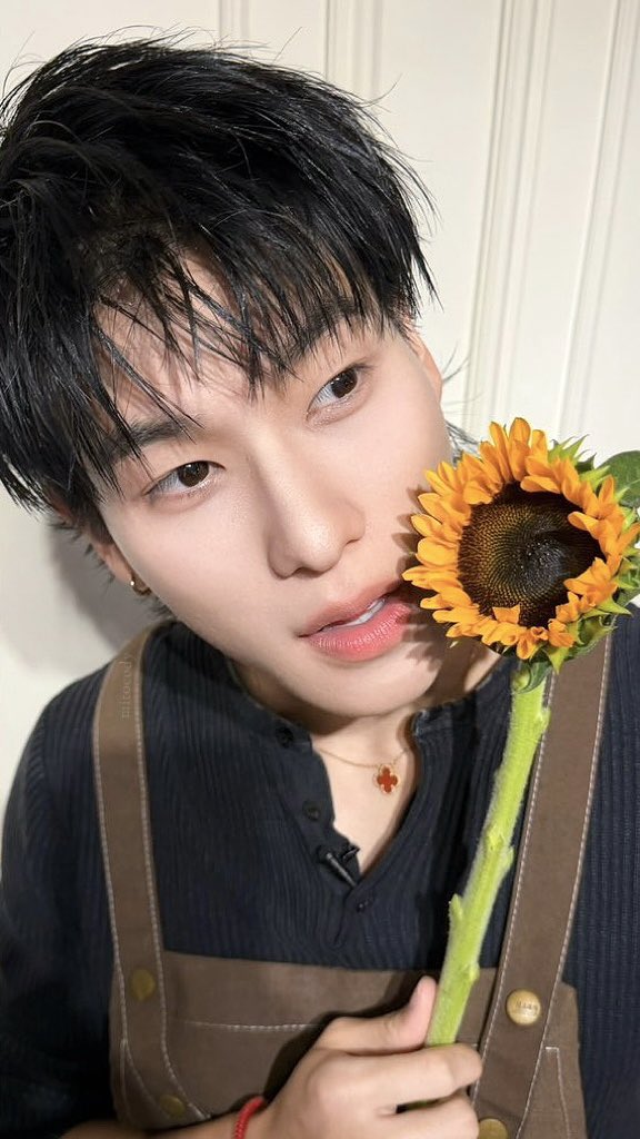 mitocody's tweet photo. แอ๊บๆ เผลอๆ ตามประสาคนสวยค่ะ https://t.co/zgIdbusaSF