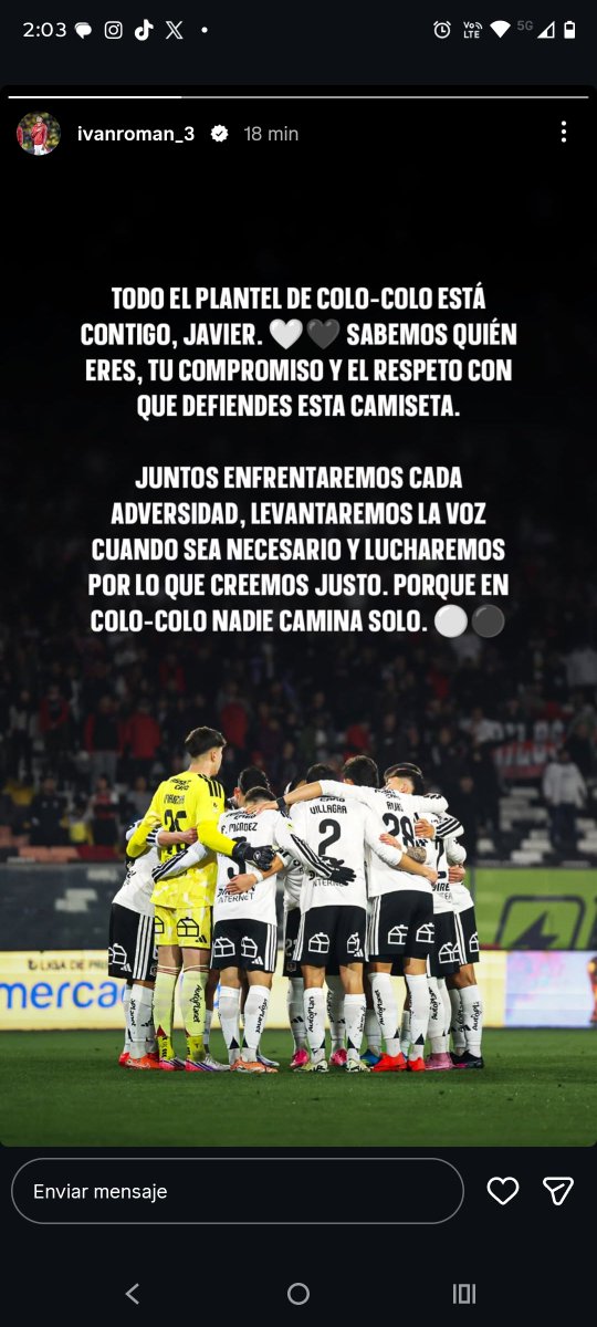 caciquealbo56's tweet photo. Todos los jugadores apoyando a Javier Correa como tiene que ser, para el próximo partido de Colo-Colo la garra Blanca tiene que hacer algún lienso en apoyo también o uno que diga NUNCA SAPO.
#VamosColocolo https://t.co/jgRqUZ8GaC