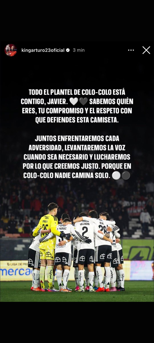 caciquealbo56's tweet photo. Todos los jugadores apoyando a Javier Correa como tiene que ser, para el próximo partido de Colo-Colo la garra Blanca tiene que hacer algún lienso en apoyo también o uno que diga NUNCA SAPO.
#VamosColocolo https://t.co/jgRqUZ8GaC