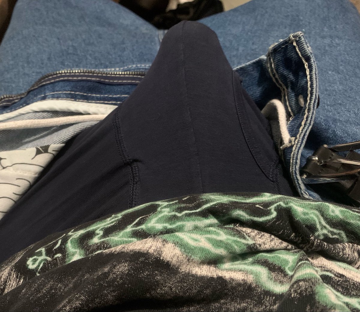 AtlusLovesFeet's tweet photo. I don’t think I can head to class like this 😩 dms are open if you wanna help 🫣
#nsfw #nsfwtwt #college https://t.co/jcBQC0N2wV