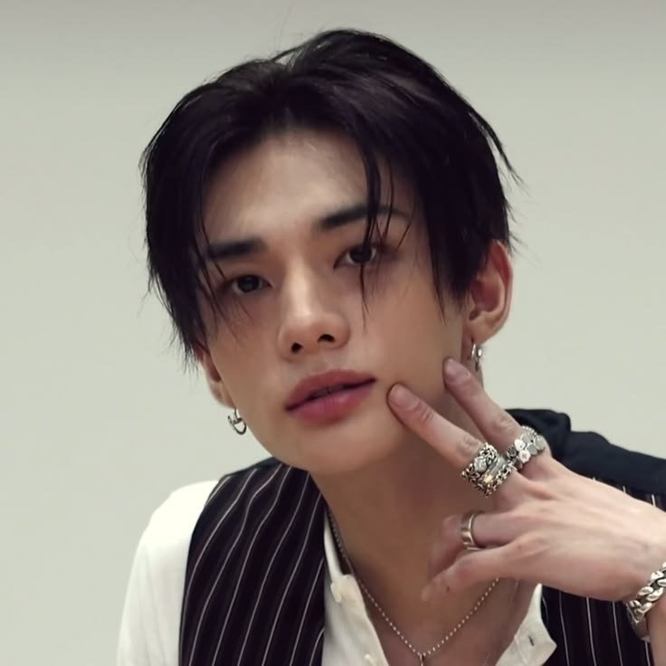 limboonwer's tweet photo. Mini au #hyunin 

Donde Jngn queda atrapado en su forma de zorrito por un accidente tonto.

O donde Hynjn "rescata" de la calle a un animalito creyendo que es una mascota perdida, y se termina llevando una sorpresa. https://t.co/p4r9WL5ZyX