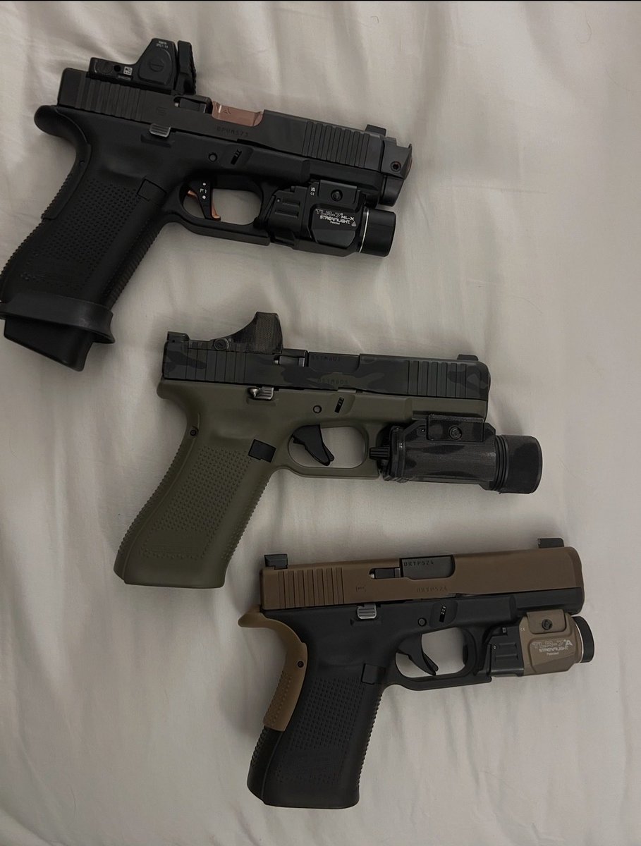 DLDafterDark's tweet photo. @p80ralph The Holosun SCS has also been excellent as well. I've literally beat it to the point of all the finish wearing off. It's like straight silver lol so I put the cordura cover on it. I've rarely ever even charged it on purpose. Great optic. https://t.co/Acp9MYu9q7