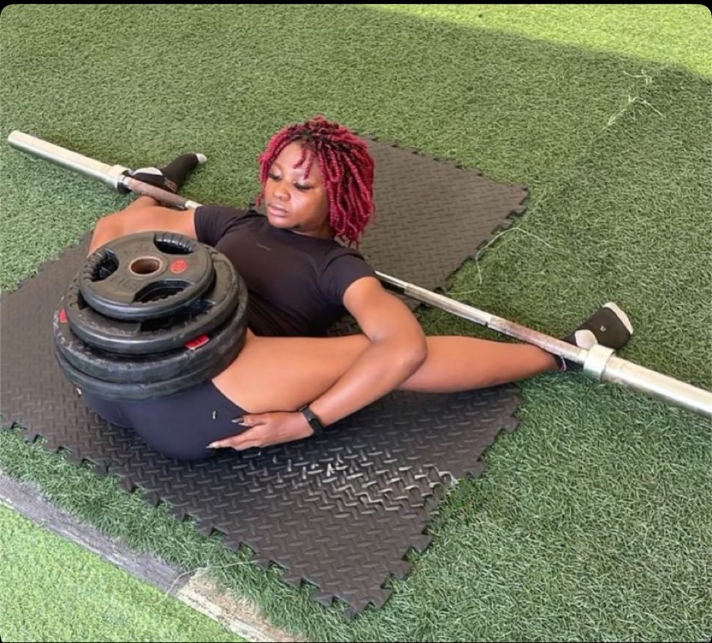 Eminiceci's tweet photo. what is she training for? 😎😱🙆 https://t.co/Lh37xcidz6