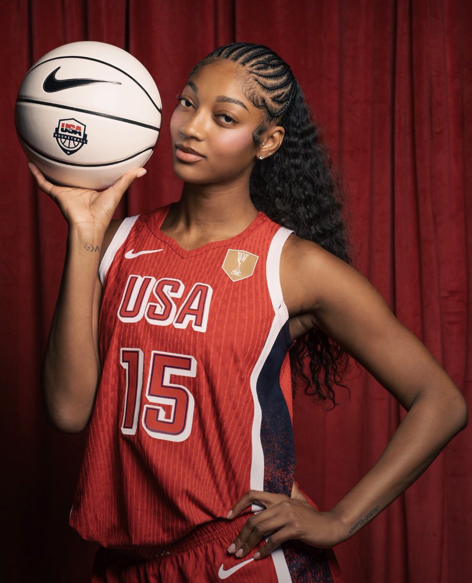 TheAnastasia25's tweet photo. This is exactly what I ordered 
#WINGSUP #DOITFORTHEDREAM #FIBAWWC https://t.co/c0eDU5fWTs