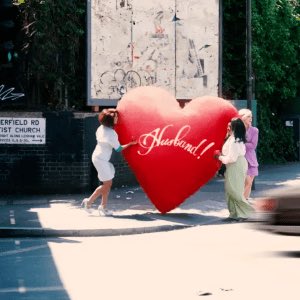 RayedarHQ's tweet photo. Raye’s  “WHERE IS MY HUSBAND!” has surpassed 1 BILLION streams on Spotify.

— It is her fastest song to reach the milestone, her first solo track to do so, and her third song overall to hit 1 billion streams— all in less than a year since release. https://t.co/cuVkfi3e3m