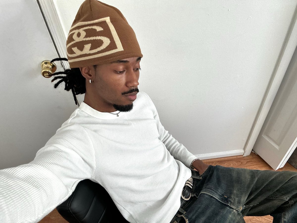 1rufffin's tweet photo. 3D scanning my hat https://t.co/k0ySVLpy2Z