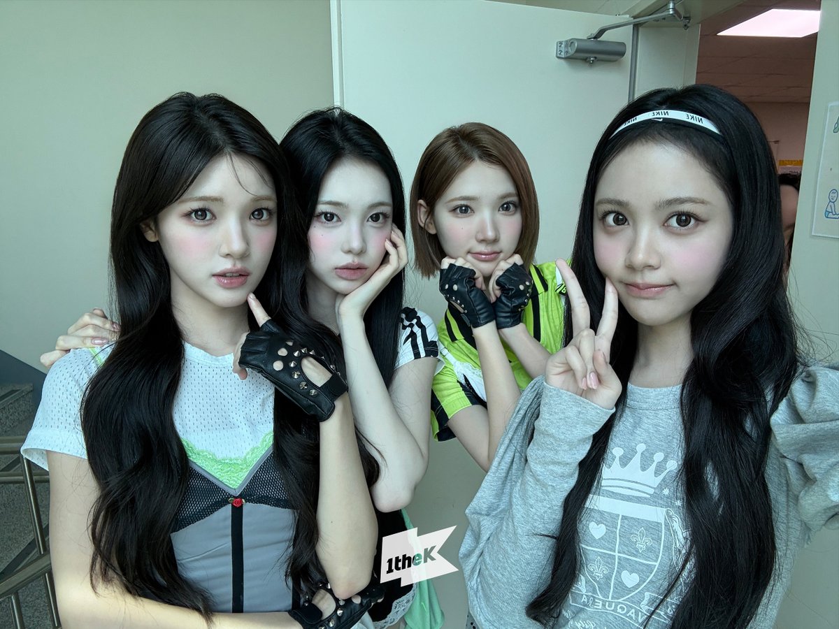 HOIHOI_218's tweet photo. 온더스팟 착장 사랑해요... https://t.co/KFFIhETi08
