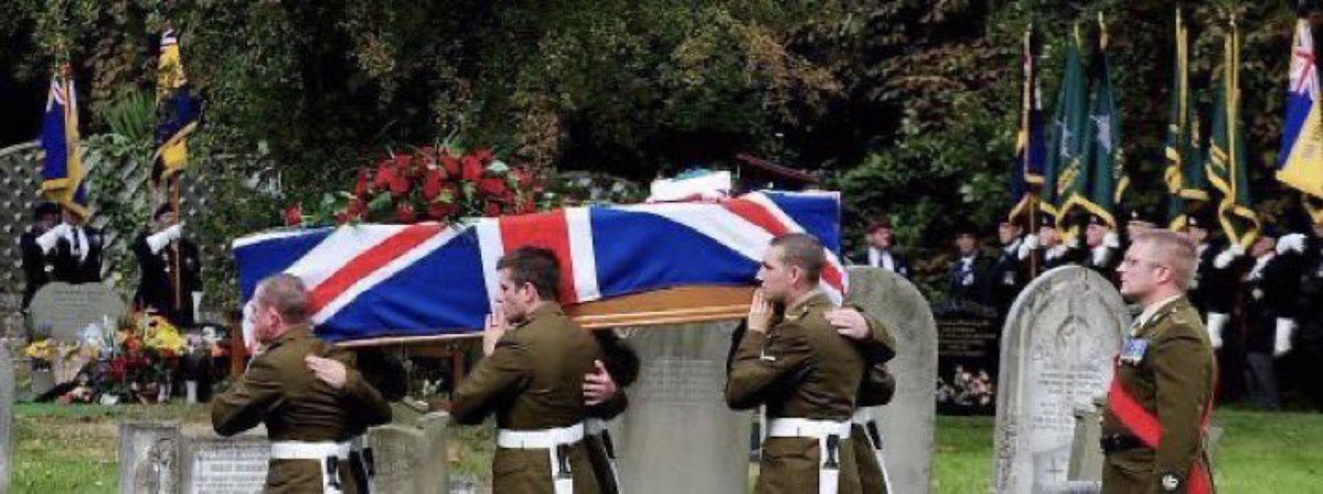 150G512XD's tweet photo. Gavin’s funeral and final resting place 💔😢 

Only 19 years old 😢💔

Thank you for your service Gavin ❤️

Lest we forget 🇬🇧 https://t.co/KeglLRf4qT