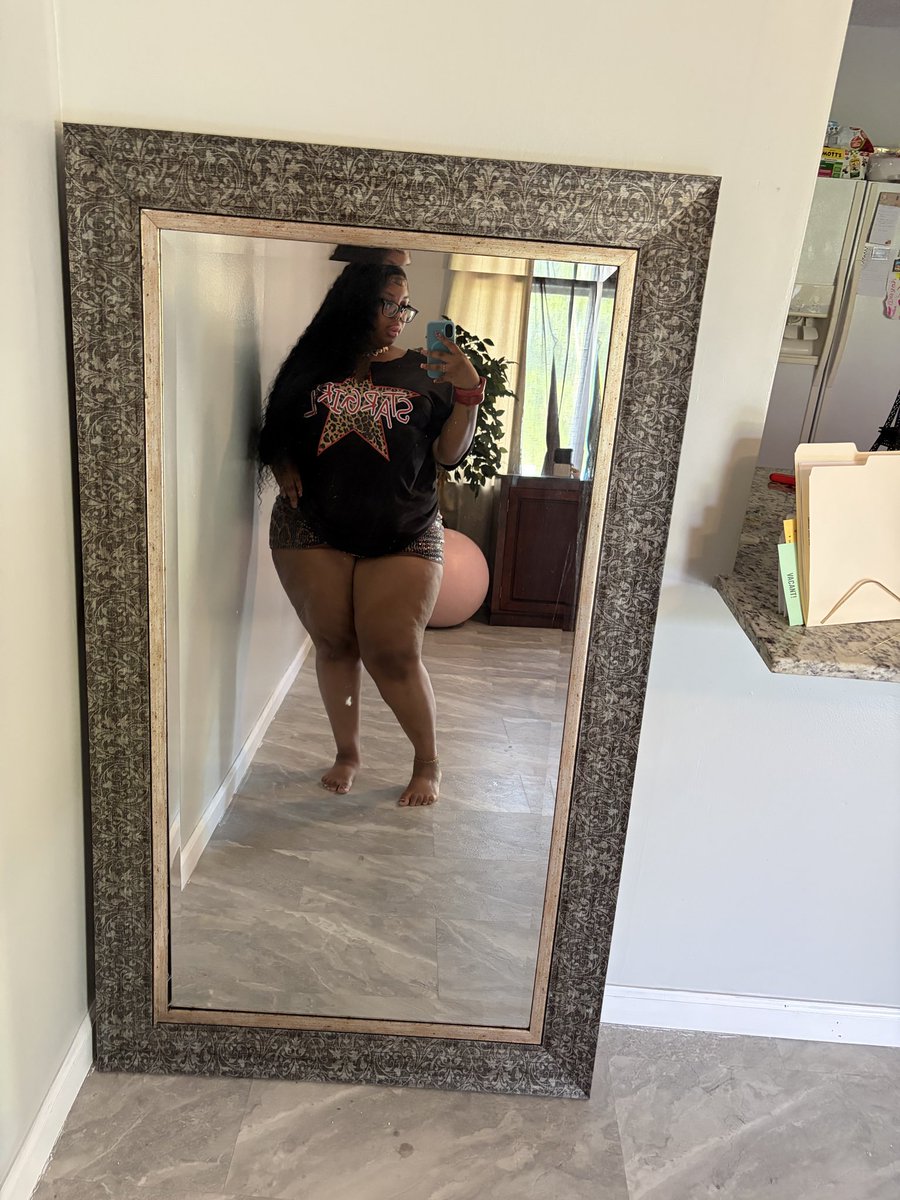 phaatMaa1's tweet photo. k make sure yall follow me so I can post more , see yall later😇 •kisses• https://t.co/WYmxHKaW3g