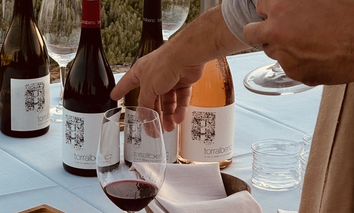JLT01RCD's tweet photo. ⠀⠀           

⠀⠀                ⠀˖🍷 𝐕ıñas 𝐃el 𝐏αrαıso
    ⠀⠀   𝐋α vıdα termınó. ¡𝐄l vıno contınúα!

⠀⠀           ⠀⠀ https://t.co/pdebfBm0vP