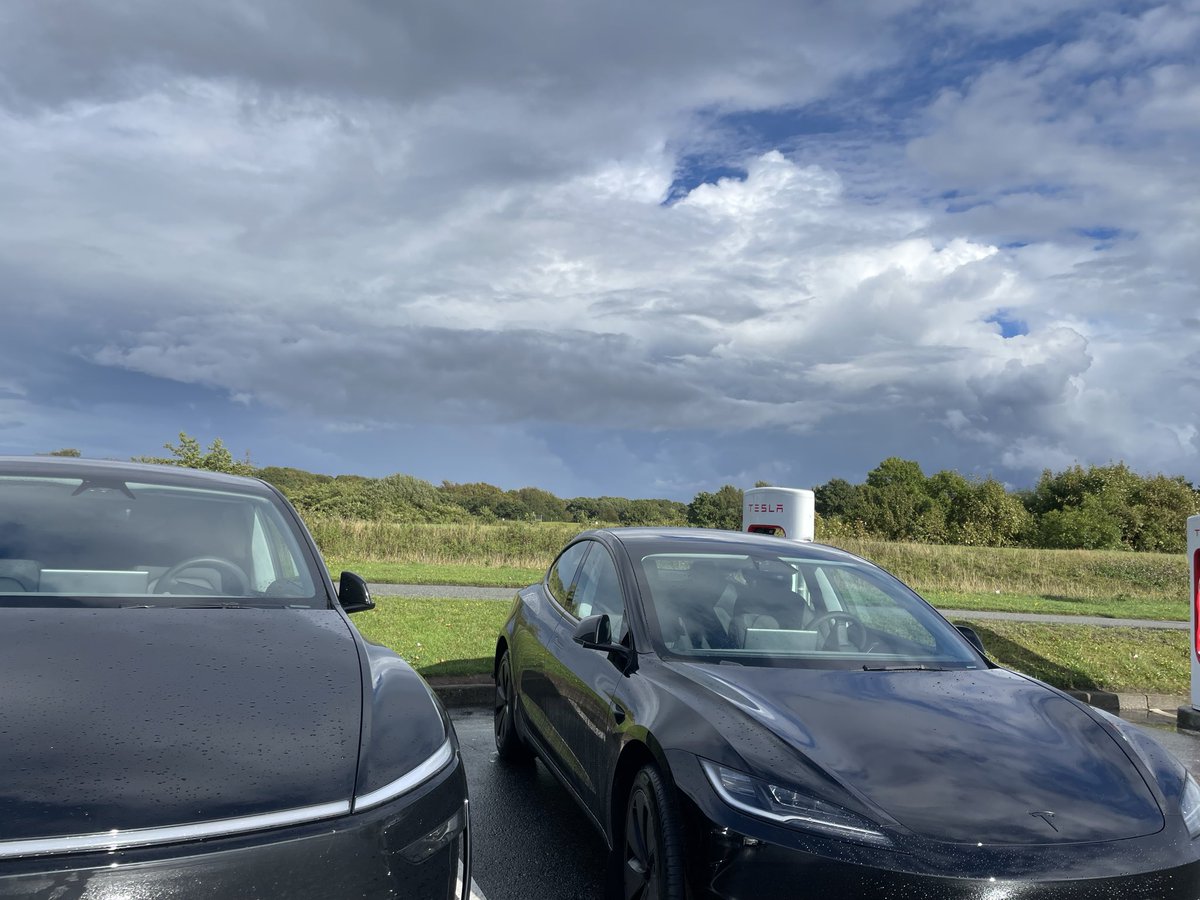 superfry2000's tweet photo. OHHHMAAAIGOOOOWD — M3 DELIVERY DAY 🎉✨💎 It’s perfect and we’re soooo happy to finally be a two $tsla family. 
@Tesla @teslaeurope @xai https://t.co/4iAAolXfnZ