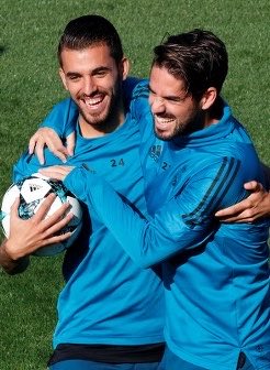 GonzaloTortosa's tweet photo. 🟢⚪️ Dani Ceballos:

“Los mejores jugadores con los que he jugado son Benzema y Rubén Castro”

“¿Isco? para mi está a la altura de Xavi, Kroos, Modric e Iniesta”

@elchiringuitotv https://t.co/bWzOI54JXG