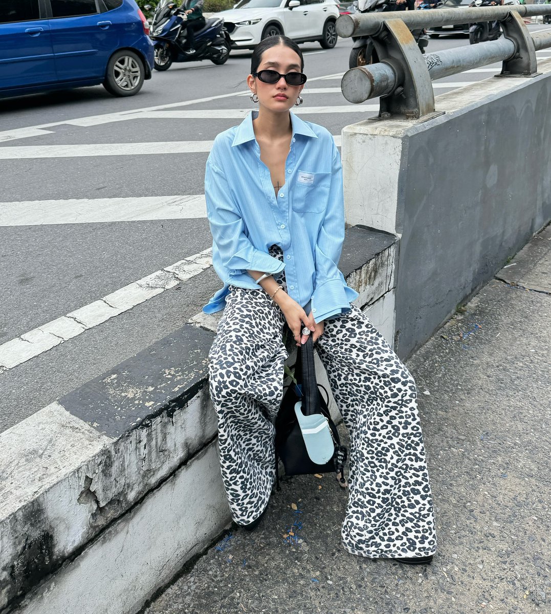 PILISTEPFER's tweet photo. Hiya 🤗 Always remember: the world is a better place with you in it—go shine today! 🌸
MzsaD https://t.co/l05SEVsE1k