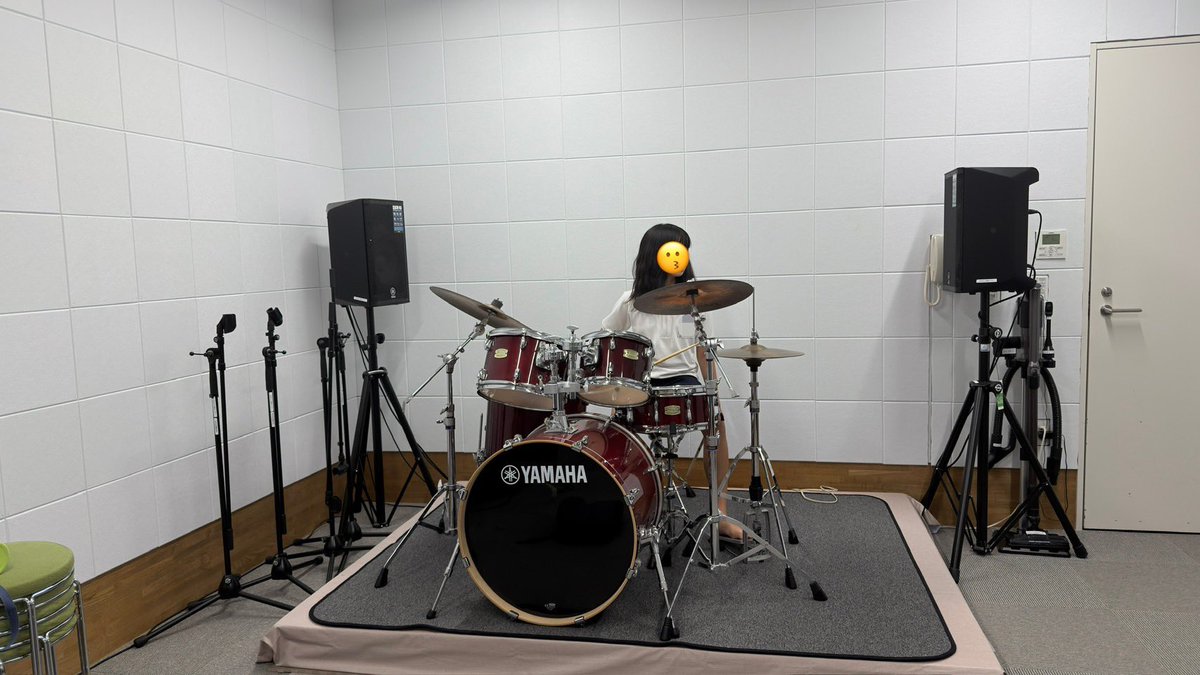 minorikou's tweet photo. 「わたしは24日後にドラムでLiveに出る小学6年生女子！」
昨日はレッスンで今日は個人練習でした。
テンポも原曲に90%くらい追いついてきました
今週はもう一回個人練習入れるので頑張ります
応援よろしくお願いします🥁 https://t.co/hshMJqgd7v