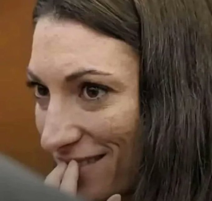 FaithEndedFear's tweet photo. The jury in the Lindsay Clancy case has submitted an additional note to the judge.

Media personnel are currently being brought back to the courtroom. https://t.co/DeAne82HnX