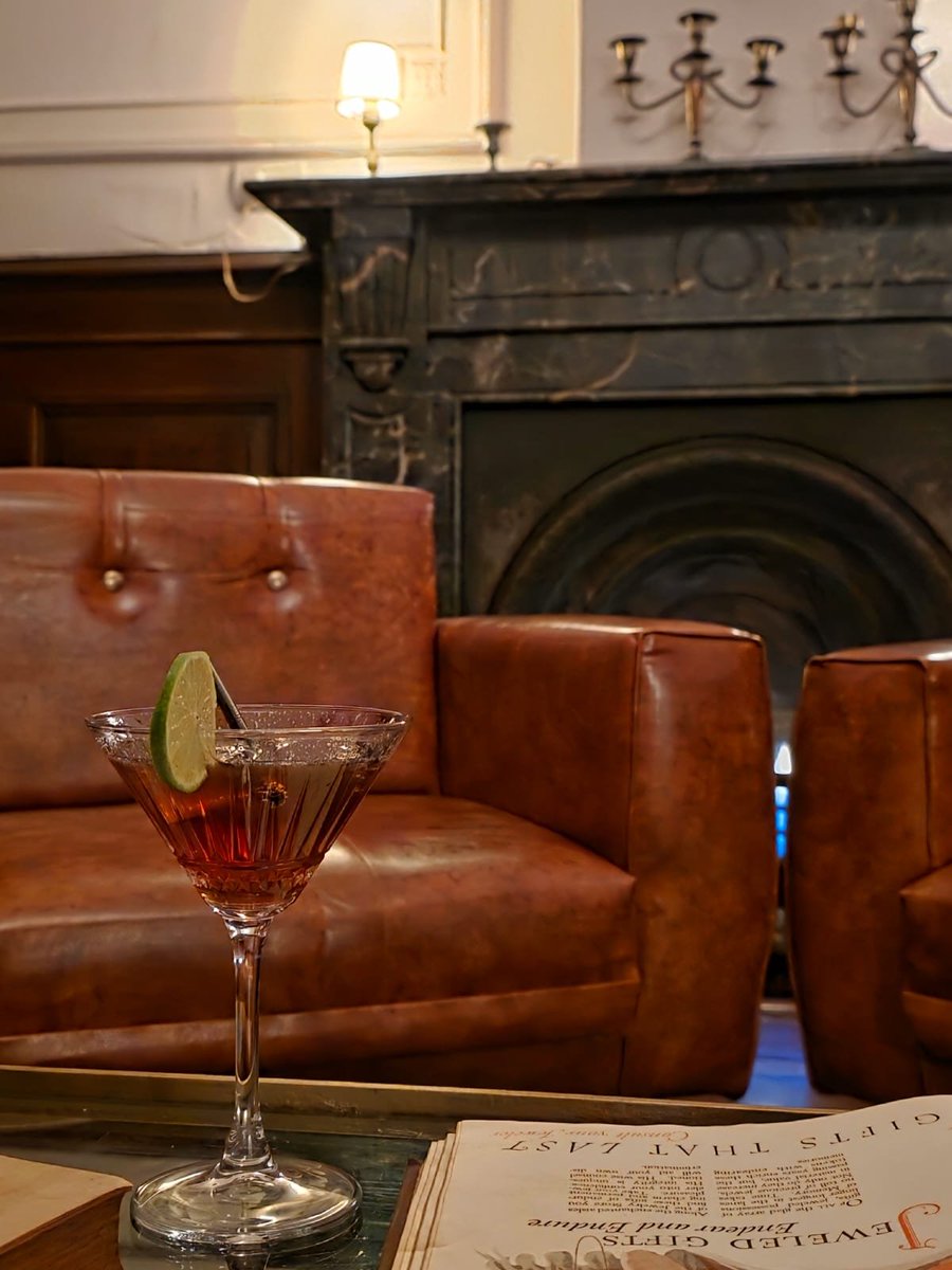 Floracrestanell's tweet photo. Septiembre en Club La Orden 🍸

*Sábado 5 - Meet (cocktail)
*Viernes 11 - Círculo de mujeres 
(hombres post 21 hs)
*Sábado 19 - Evento temático https://t.co/kNOWGUTvue