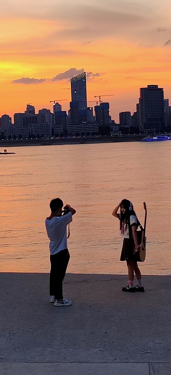 06Alda's tweet photo. Our Campus Photography Club’s Sunset Shoot is this Sat (5PM @ North Lake)! Bring your camera, meet fellow shutterbugs, and capture golden hour magic—snacks provided! Sign up via link in bio! https://t.co/XEhIyzLVZw
