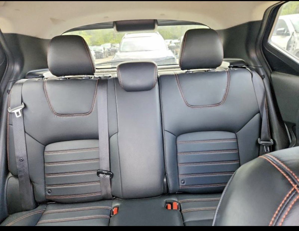 Akwasi_Ma_guy's tweet photo. Features:
• Automatic transmission
• Backup camera
• Apple CarPlay &amp; Android Auto
• Bluetooth
• Push-button start
• Keyless entry
• Heated front seats
• Heated steering wheel
• Blind Spot Warning
• Lane Departure Warning
• Cruise control
• Power windows &amp; locks https://t.co/o9eXZ70kKQ