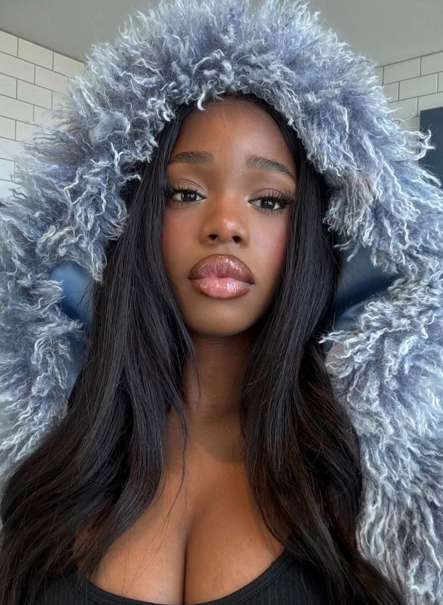 Wsjp11's tweet photo. French black women >>> https://t.co/Aze4CpEA7Q