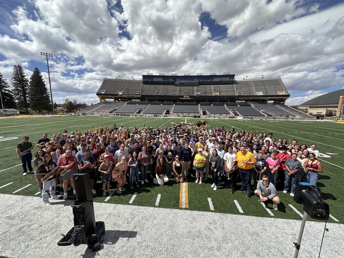 AlexJewell_UW's tweet photo. @UW_WTMB helps make UW gameday the best in the west, inspires generations of fans, and adds unmatched energy to every @wyo_football gameday.

The Cowboy Joe Club staff was honored to share some time with this incredible group of students today!

Go Pokes 🤠

#RideForTheBrand https://t.co/wzWvz0bvGl