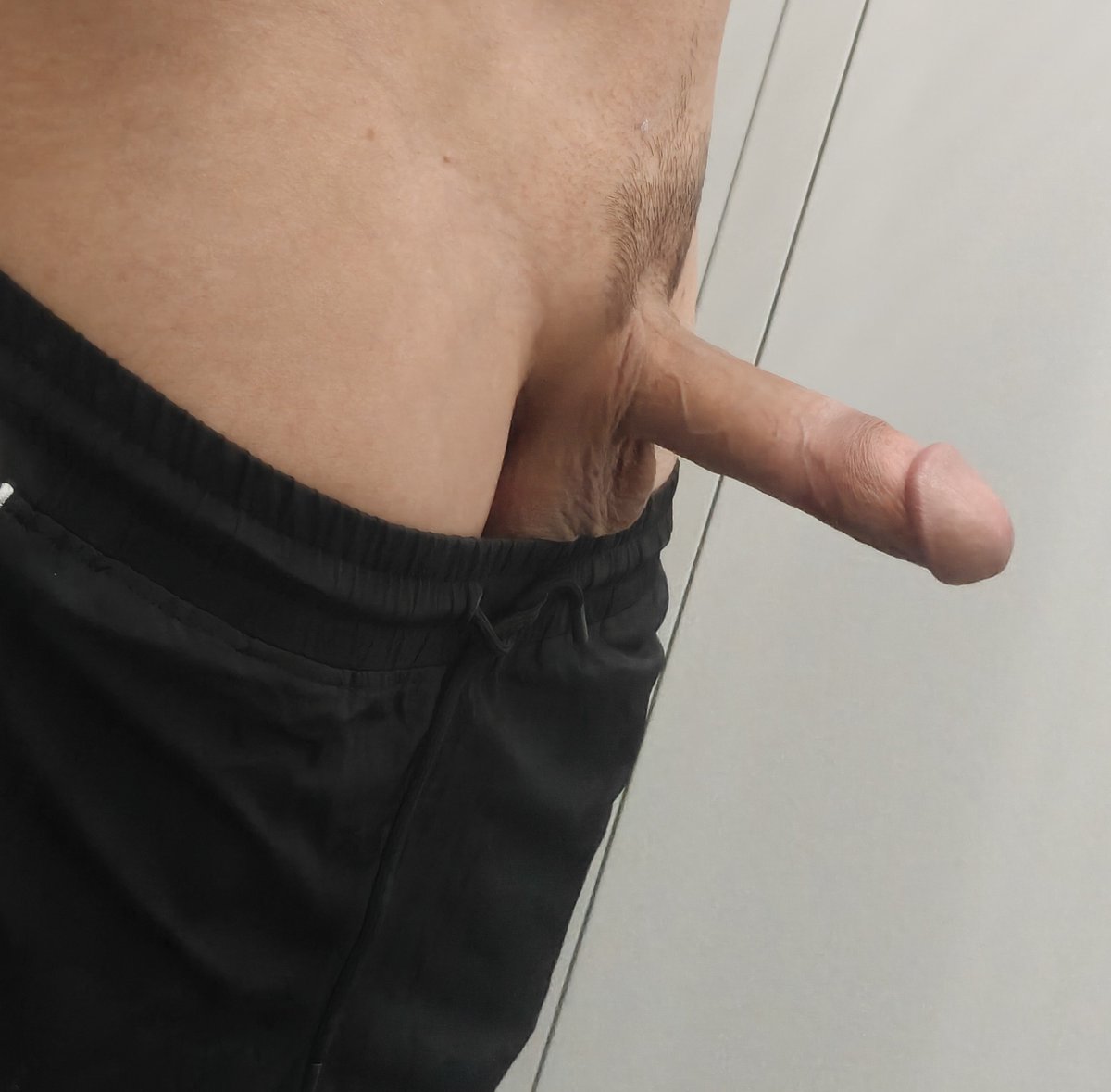 Leo373737's tweet photo. Me estaba cambiando de ropa y se me me paró cabron 

#eptx #tx #single #nsfwtwt #nm #cdjrz #jrz https://t.co/GM373xGKtE