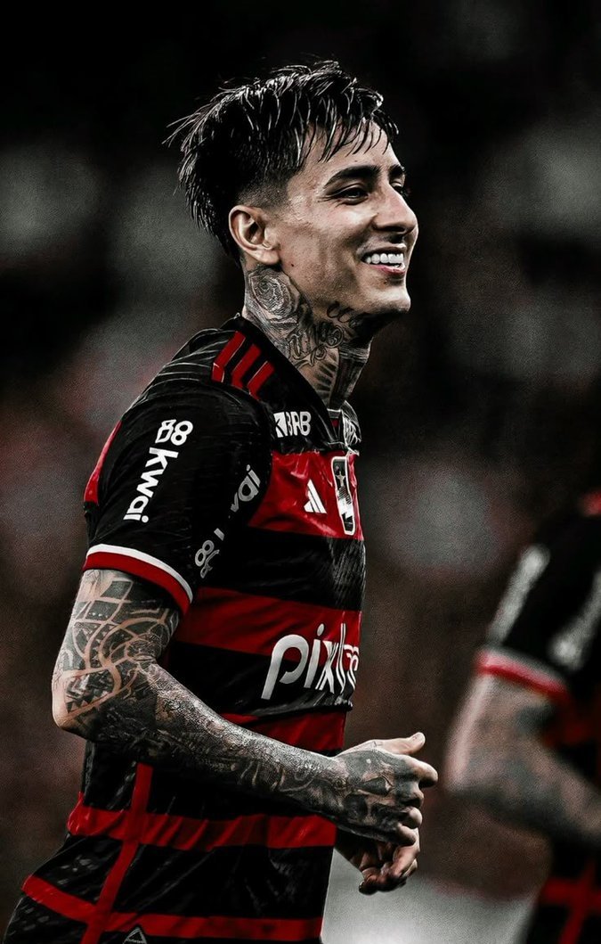 OficialSala12's tweet photo. Pulgar no Flamengo:

🏆🏆🏆 Carioca
🏆🏆 Libertadores
🏆🏆 Copa do Brasil
🏆 Brasileirão
🏆 Supercopa

Tem tudo pra deixar o clube sendo um dos maiores volantes da história do Flamengo. https://t.co/xXmqV1Tpce