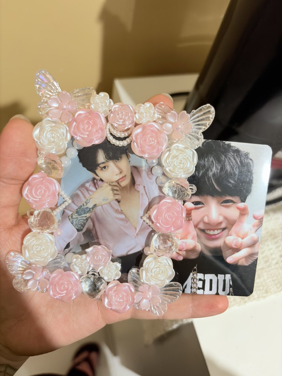 pmghn's tweet photo. que trabalho impecável 😭😭💜 obrigada @koosolist 😩🙏🏻 https://t.co/NK05WYqdob
