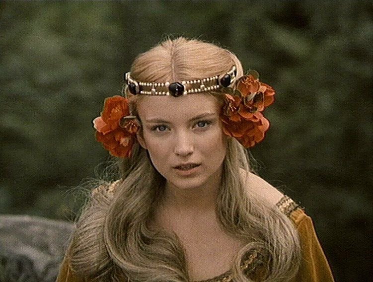 BluebellRaven's tweet photo. Medieval Diadem Appreciation Post ✨ https://t.co/ZFkJ8vyP2y