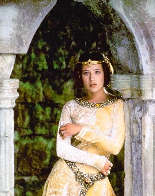 BluebellRaven's tweet photo. Medieval Diadem Appreciation Post ✨ https://t.co/ZFkJ8vyP2y