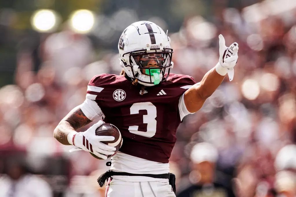 RiRiBianchini's tweet photo. I will be in Starkvegas this weekend‼️@Coach_Leb @_CoachKThompson @CoachUno1 @HailStateFB @DawgRecruits3 @StJoeBruinsFB @CoachMoondawg @STJOEBRUINS https://t.co/OjWpCq1axe