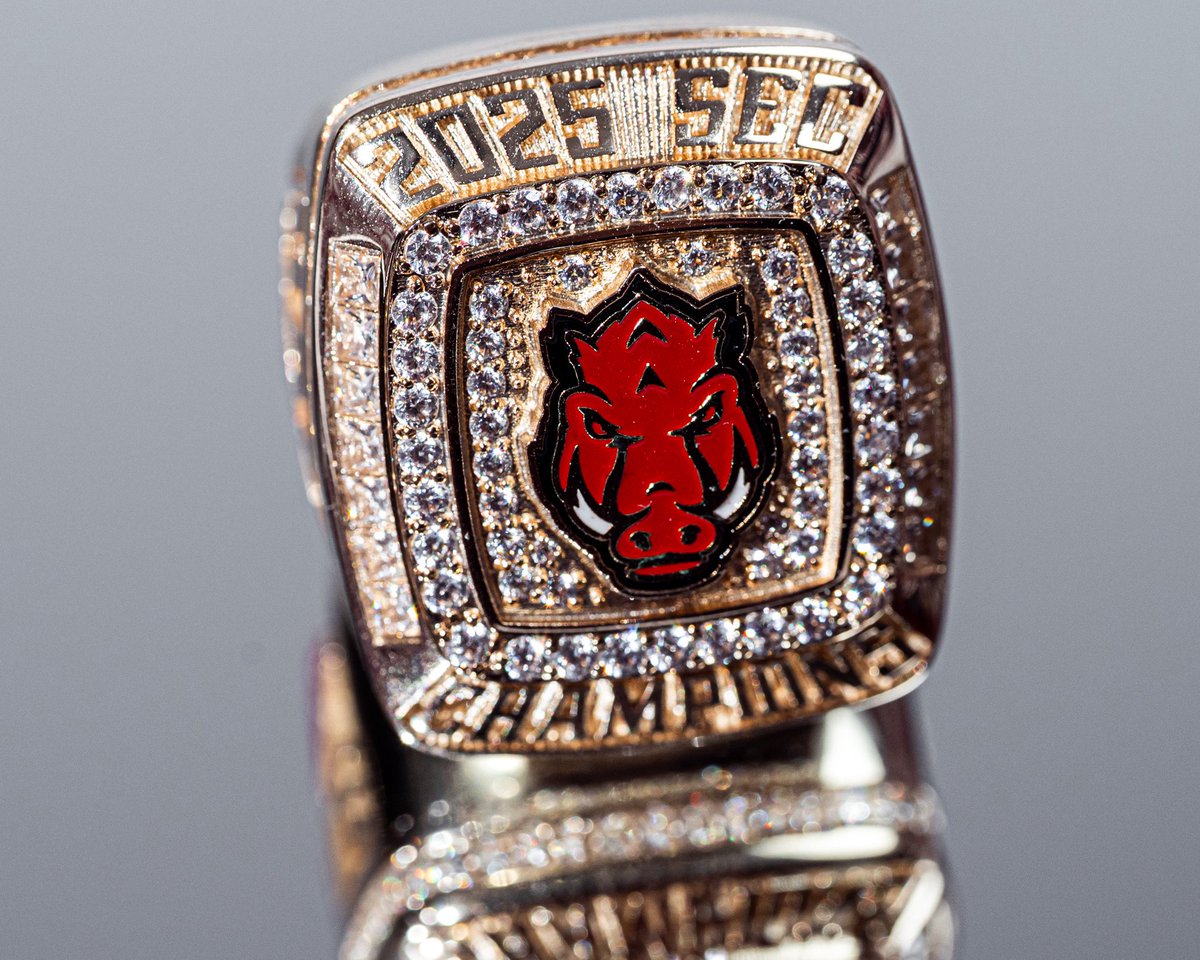 RazorbackSoccer's tweet photo. Diamonds are a Razorback’s best friend https://t.co/iXUoeBbpq7