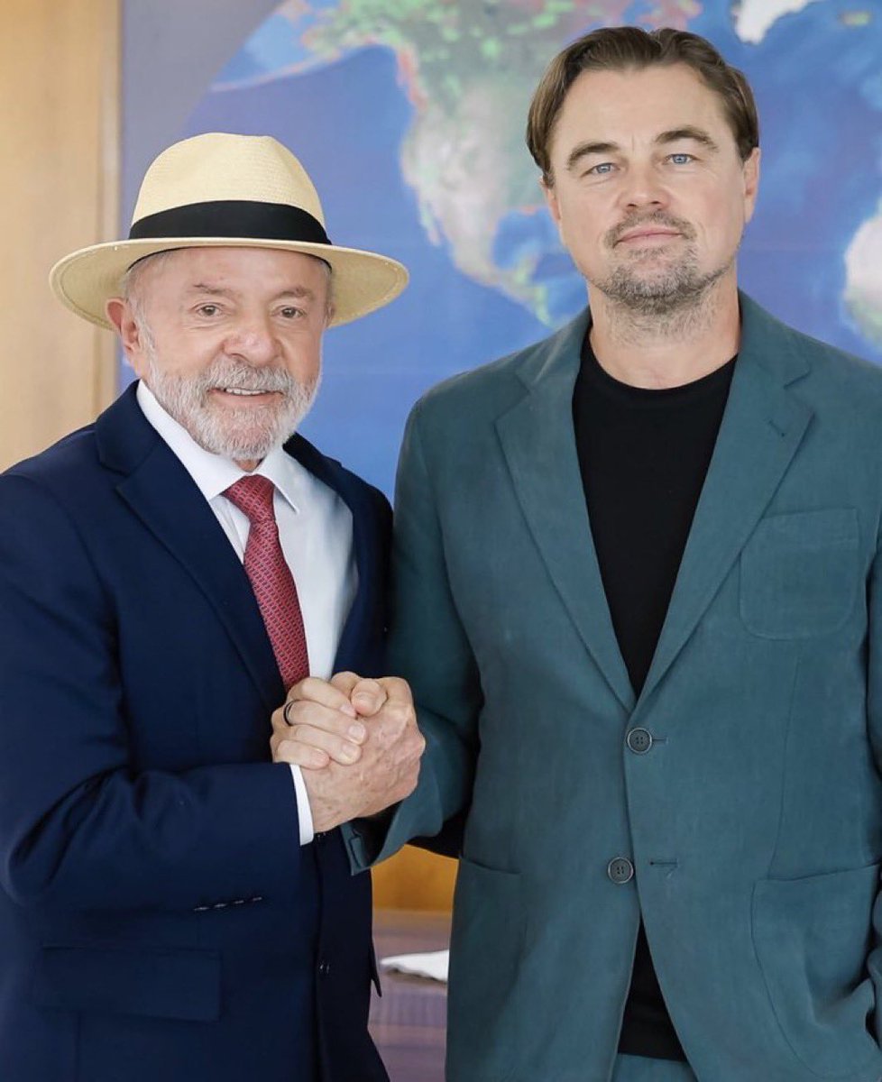 choquei's tweet photo. 🚨VEJA: Lula e Leonardo DiCaprio juntos no Palácio do Planalto. https://t.co/i8CGiWmcHN