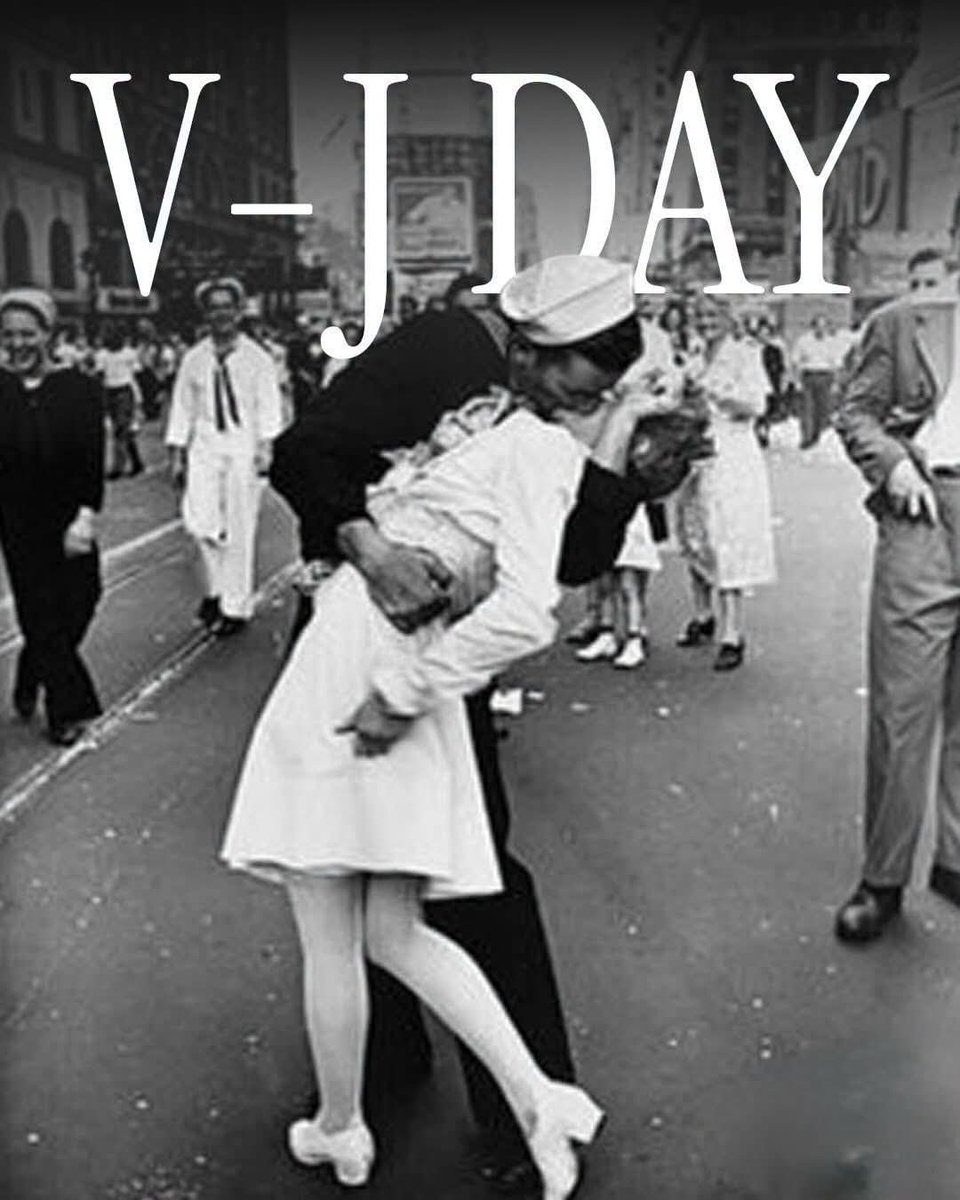 JonesMich54028's tweet photo. @Michael62493897 @WWIImuseum @AVCupdate @USNavy @usairforce @USMC In honor of VJ Day here is one of the most iconic photo's ever!👇 Sailor and dental hygienist everyone was just so happy war was over! A couple more to follow in their honor @PearlHarborNPS @USSArizona @JointBasePHH 
Good idea for following @Michael62493897 https://t.co/VWb0qzWiIQ