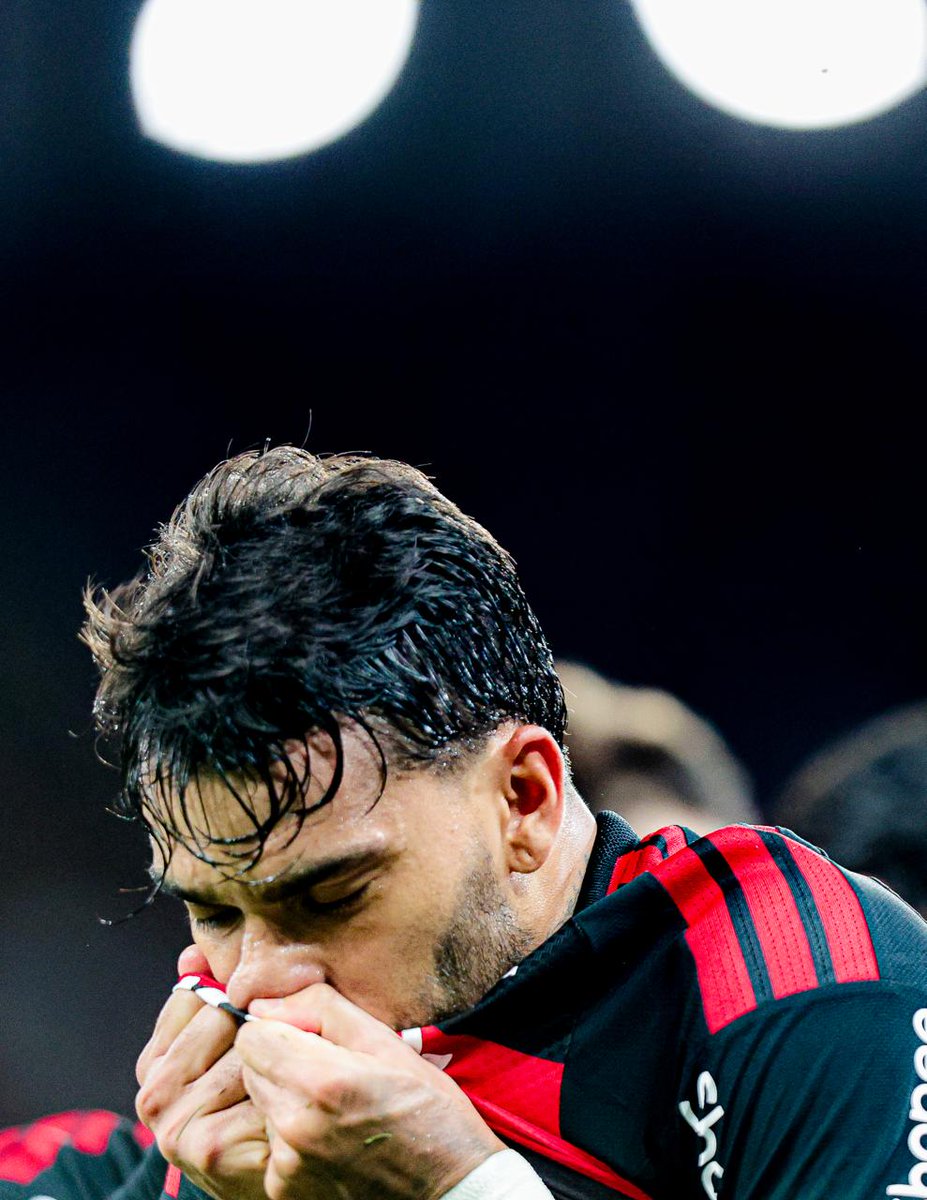Flamengo's tweet photo. Amor maior não tem igual, né meu cria!  🔴⚫

#FLAxMIR https://t.co/Zb0jH3x4ji