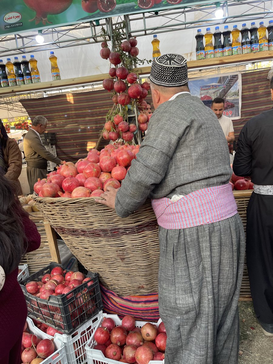 lachotwxwa's tweet photo. nothing beats Kurdish pomegranate ❤️‍🔥

📍southern Kurdistan, Halabja https://t.co/jbbR5CkciB